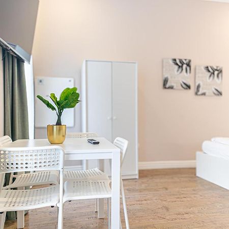 Stylish Studio Apartment Wiener Stadthalle Eksteriør billede
