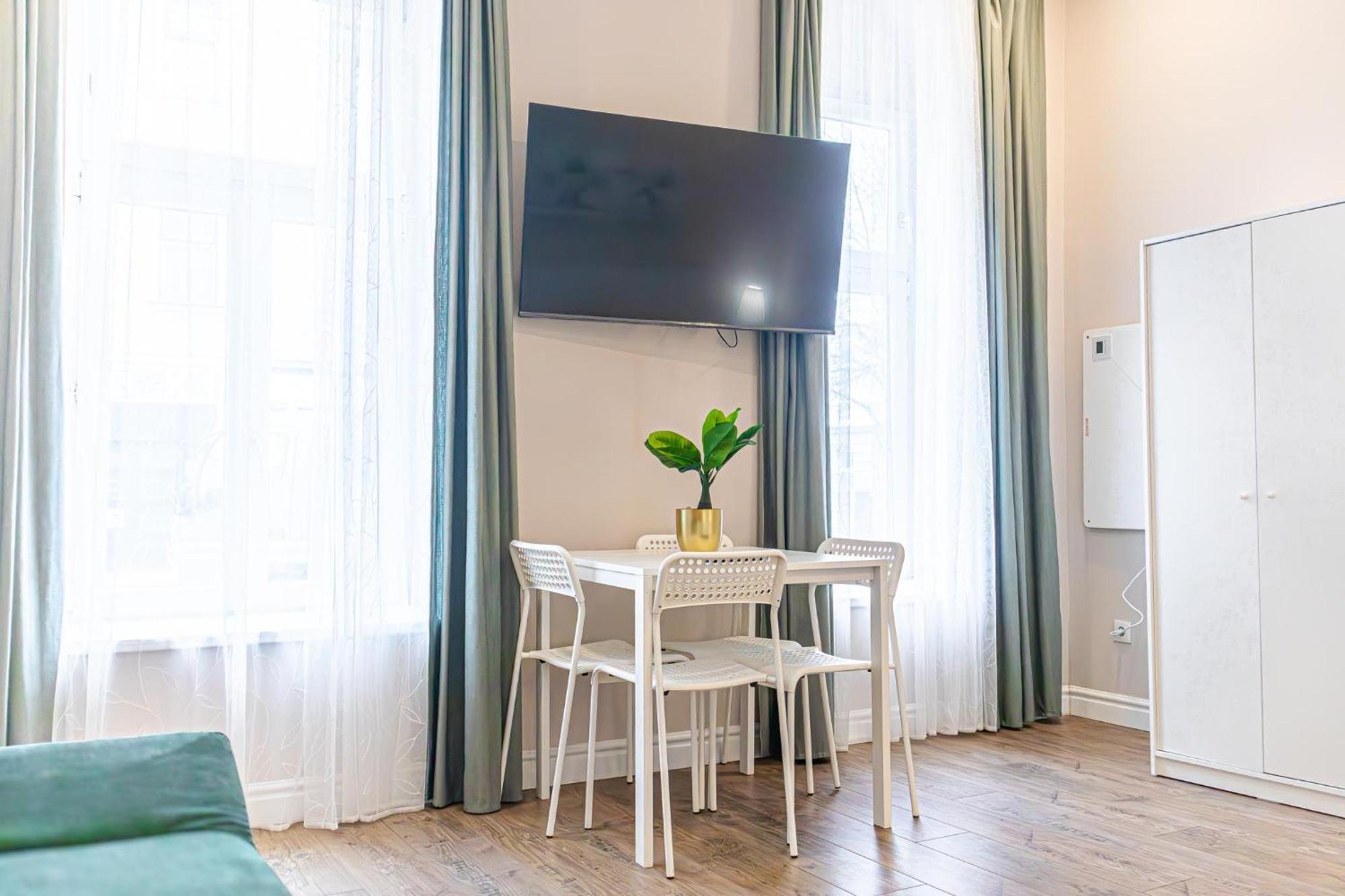 Stylish Studio Apartment Wiener Stadthalle Eksteriør billede