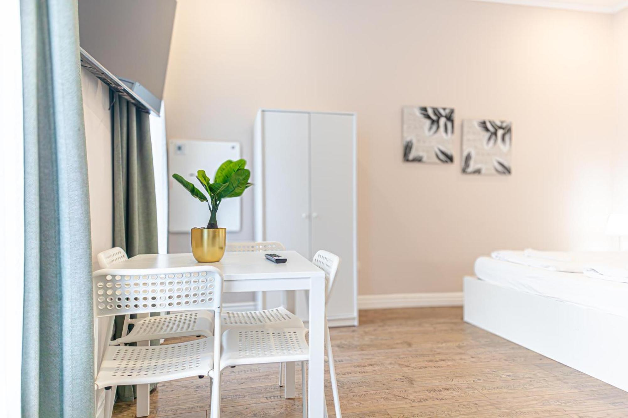 Stylish Studio Apartment Wiener Stadthalle Eksteriør billede
